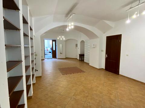 комерційна за адресою Володимира Винниченка вул. (), 4