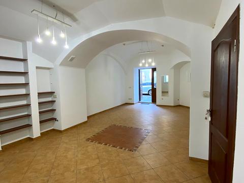 комерційна за адресою Володимира Винниченка вул. (), 4