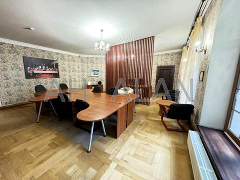 комерційна за адресою Київ, Жилянська вул., 72