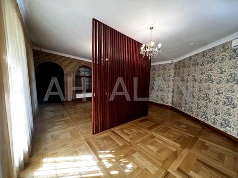 комерційна за адресою Київ, Жилянська вул., 72