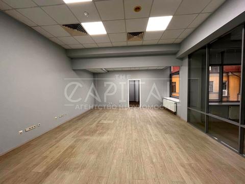 комерційна за адресою Іллінська вул., 8