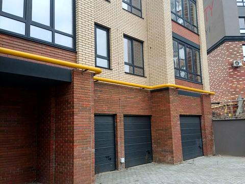 квартира за адресою Домбровського вул., 35/2