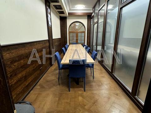 комерційна за адресою Жилянська вул., 72