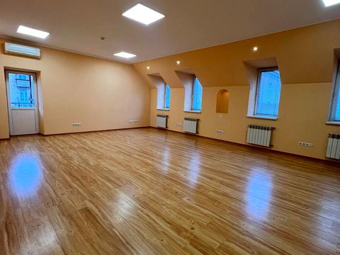 комерційна за адресою Саксаганського вул., 22-Б