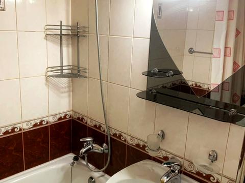 квартира за адресою Всіхсвятська вул. (50 років СРСР), 6