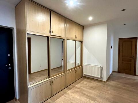 квартира за адресою Князя Святослава пл., 5