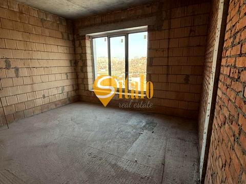 будинок за адресою Листопадна вул.