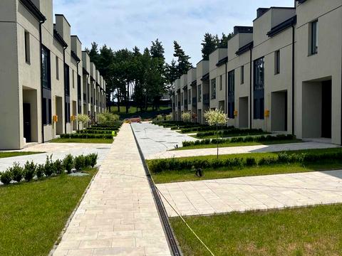 будинок за адресою Коновальця, 40