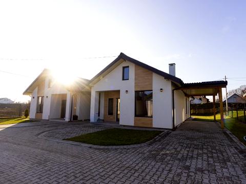 будинок за адресою Івасюка