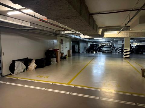 паркоместо по адресу Андрея Верхогляда ул. (Михайла Драгомирова), 11-Б