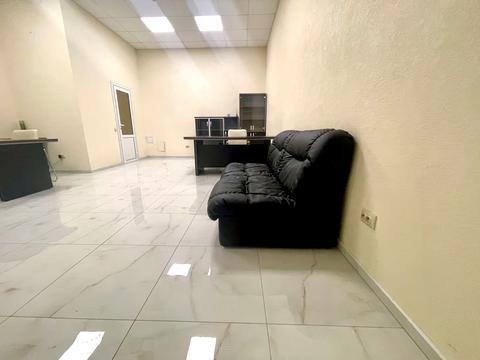 комерційна за адресою Трамвайна, 3