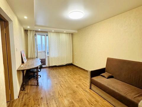 квартира за адресою Космонавтів вул., 7