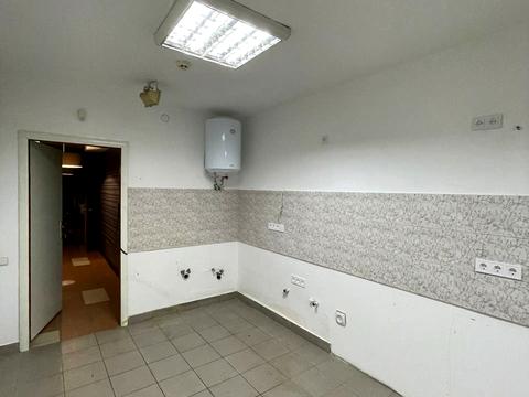 комерційна за адресою Польова вул., 57