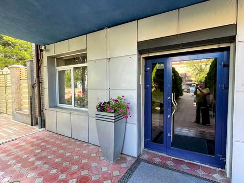 комерційна за адресою Польова вул., 57