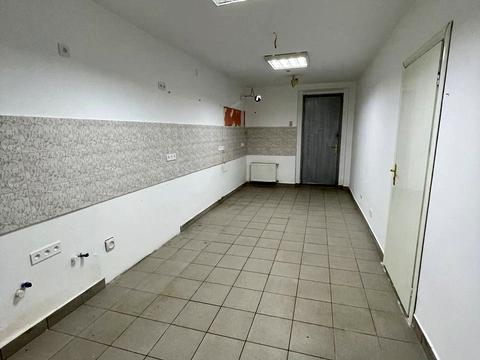 комерційна за адресою Польова вул., 57