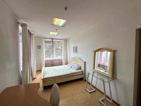 комерційна за адресою Польова вул., 57