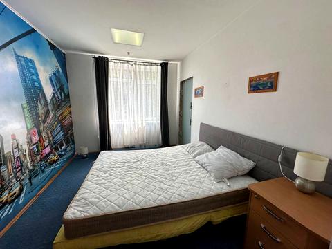 комерційна за адресою Польова вул., 57