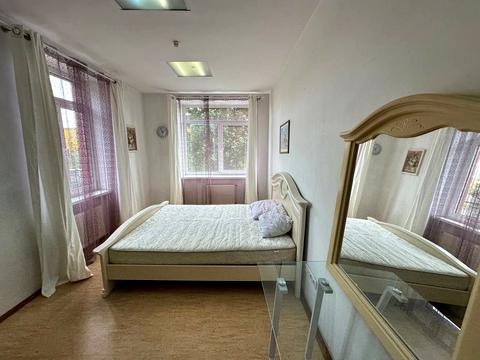 комерційна за адресою Польова вул., 57