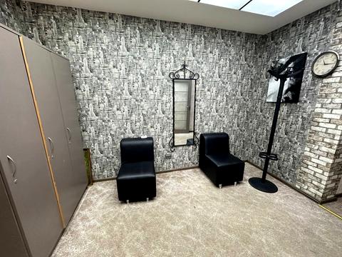 комерційна за адресою Польова вул., 57