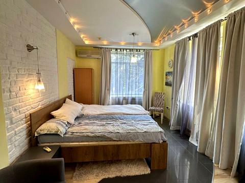 комерційна за адресою Польова вул., 57