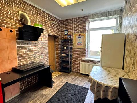 комерційна за адресою Польова вул., 57