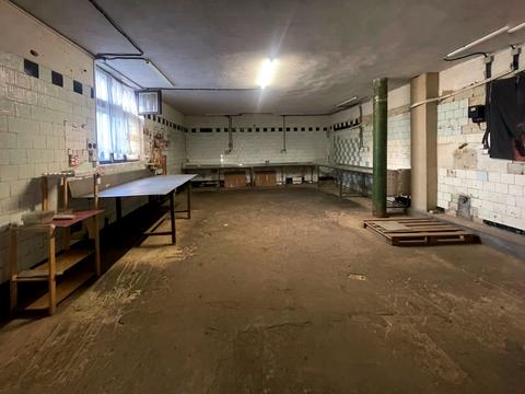 комерційна за адресою Богдана Хмельницького вул., 102