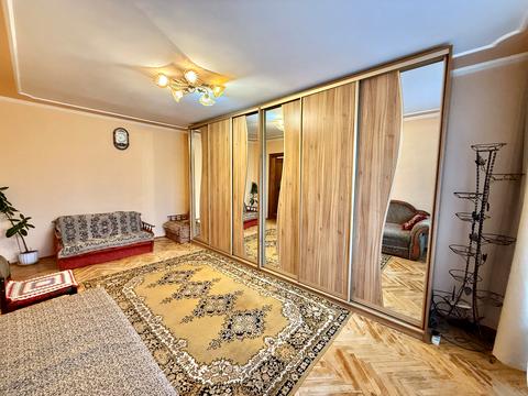 квартира за адресою Івана Кавалерідзе вул. (), 9