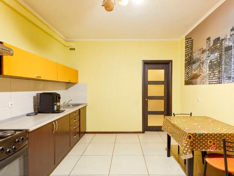 квартира за адресою Юрія Литвинського вул. (Російська), 64