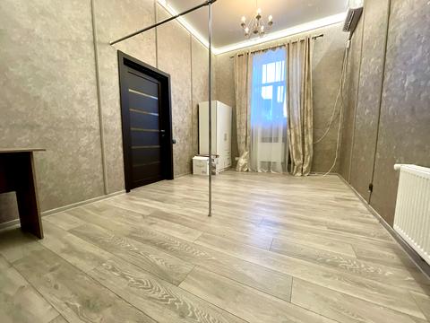 комерційна за адресою Миколи Оводова вул. (Козицького), 15