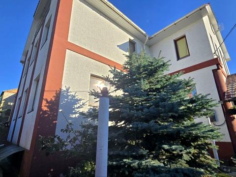 будинок за адресою Каштанова вул., 27