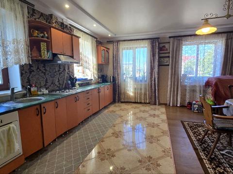 будинок за адресою Каштанова вул., 27