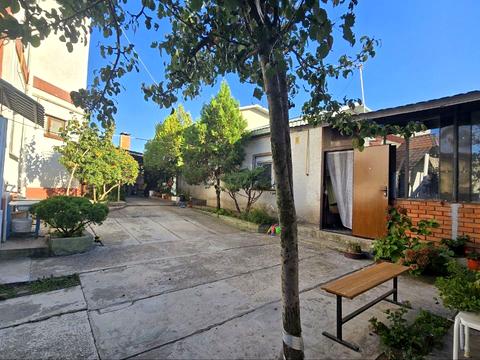 будинок за адресою Каштанова вул., 27