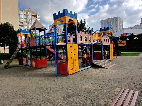 комерційна за адресою Богдана Хмельницького вул., 3