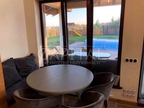 будинок за адресою Прилісна