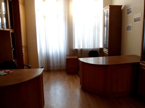 комерційна за адресою Глинки, 16