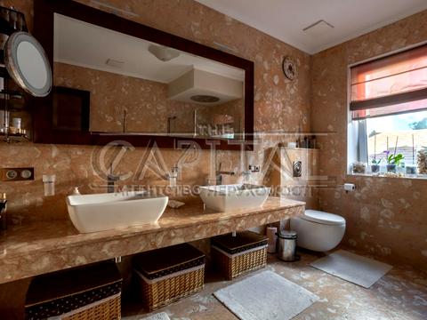 будинок за адресою с. Іванковичі, Авіаторів, 48