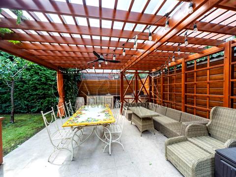 будинок за адресою с. Старі Петрівці, Садова