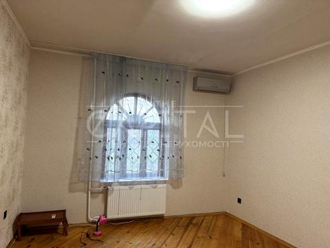 будинок за адресою Прилісна