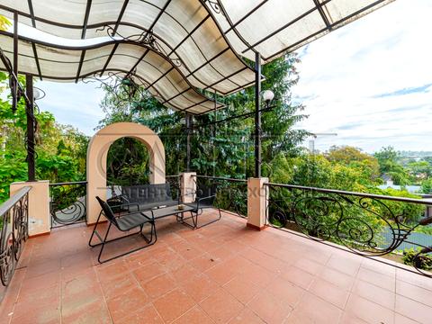 будинок за адресою Добросусідська вул.