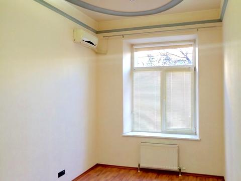 комерційна за адресою Ніни Строкатої вул. (Буніна), 17