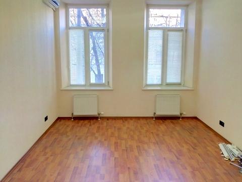 комерційна за адресою Ніни Строкатої вул. (Буніна), 17