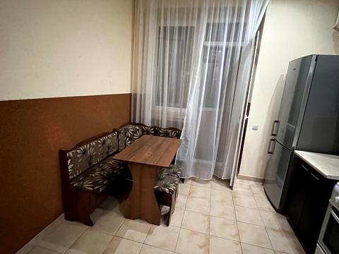 квартира за адресою Залізнична вул., 7Л