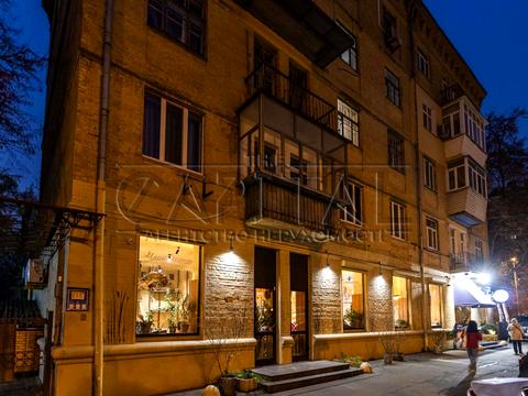 квартира за адресою Лаврська вул. (Січневого Повстання), 6