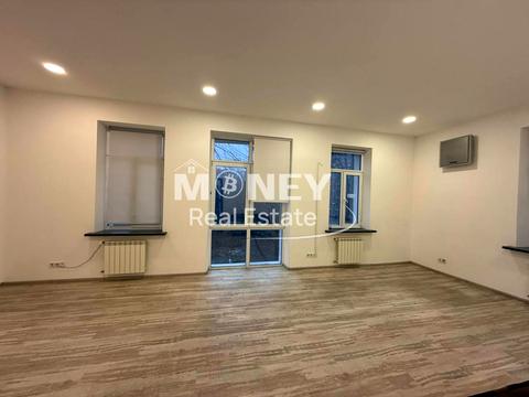 комерційна за адресою Редутна вул., 58