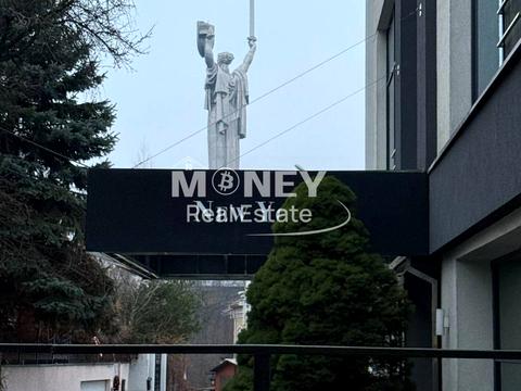 комерційна за адресою Редутна вул., 58