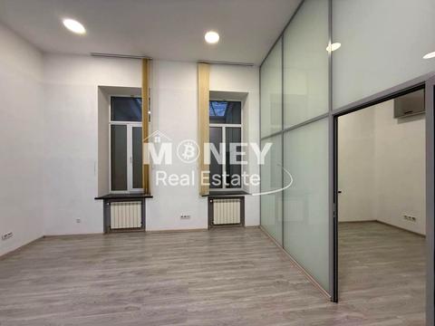 комерційна за адресою Редутна вул., 58