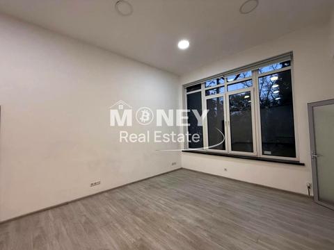 комерційна за адресою Редутна вул., 58