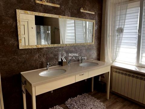 будинок за адресою Богатирська вул., 30А