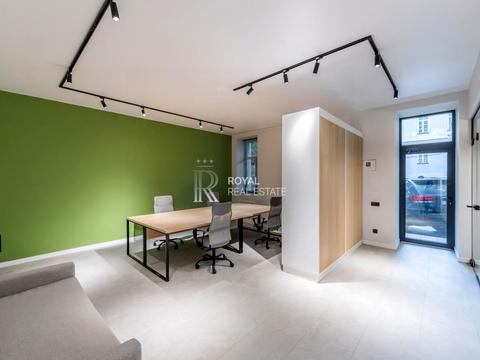 комерційна за адресою Богдана Хмельницького вул., 9