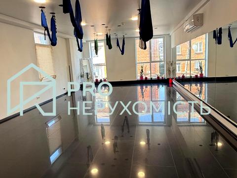 комерційна за адресою Соборна вул., 12